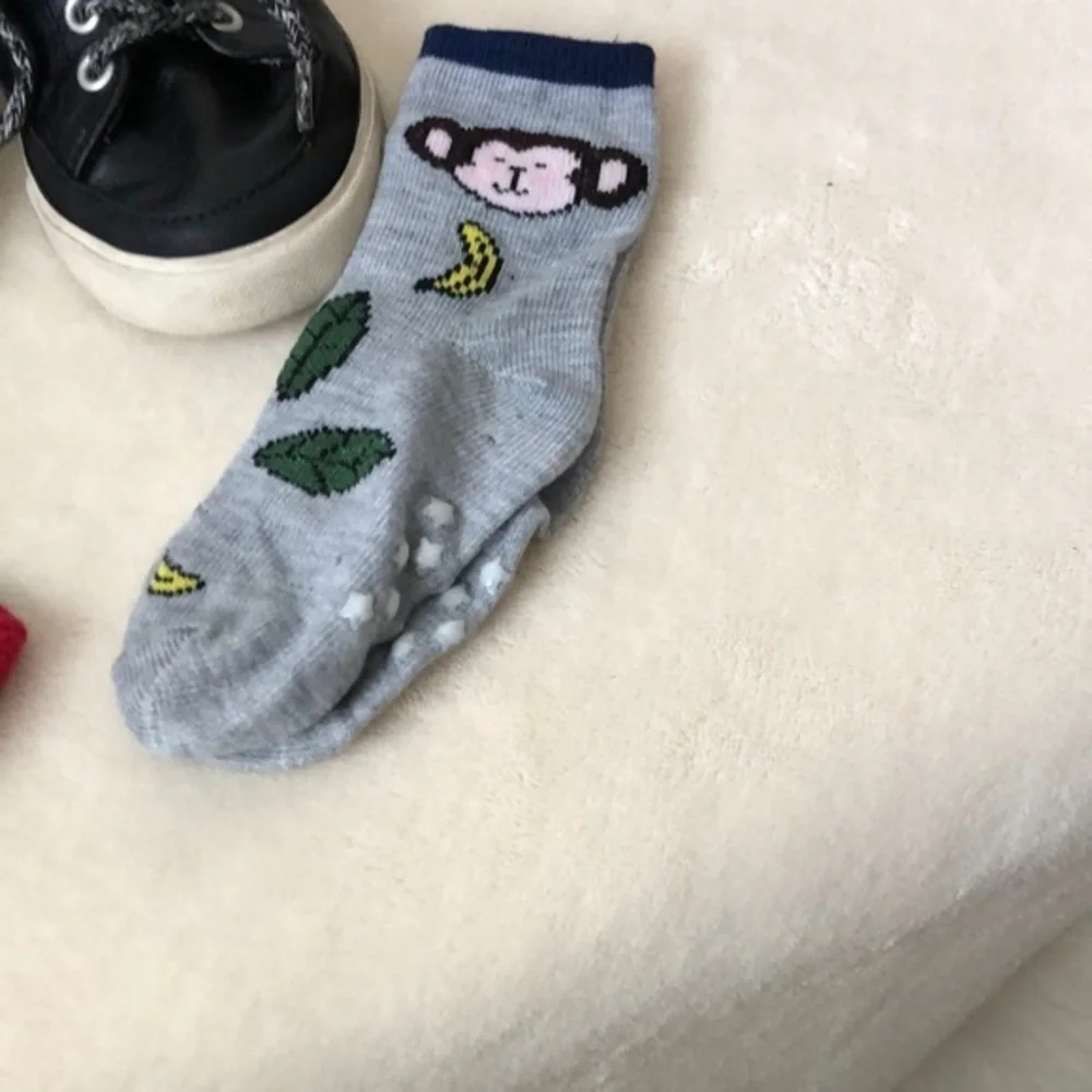 GYMBOREE BOYs TENNY SHOES and SOCKS